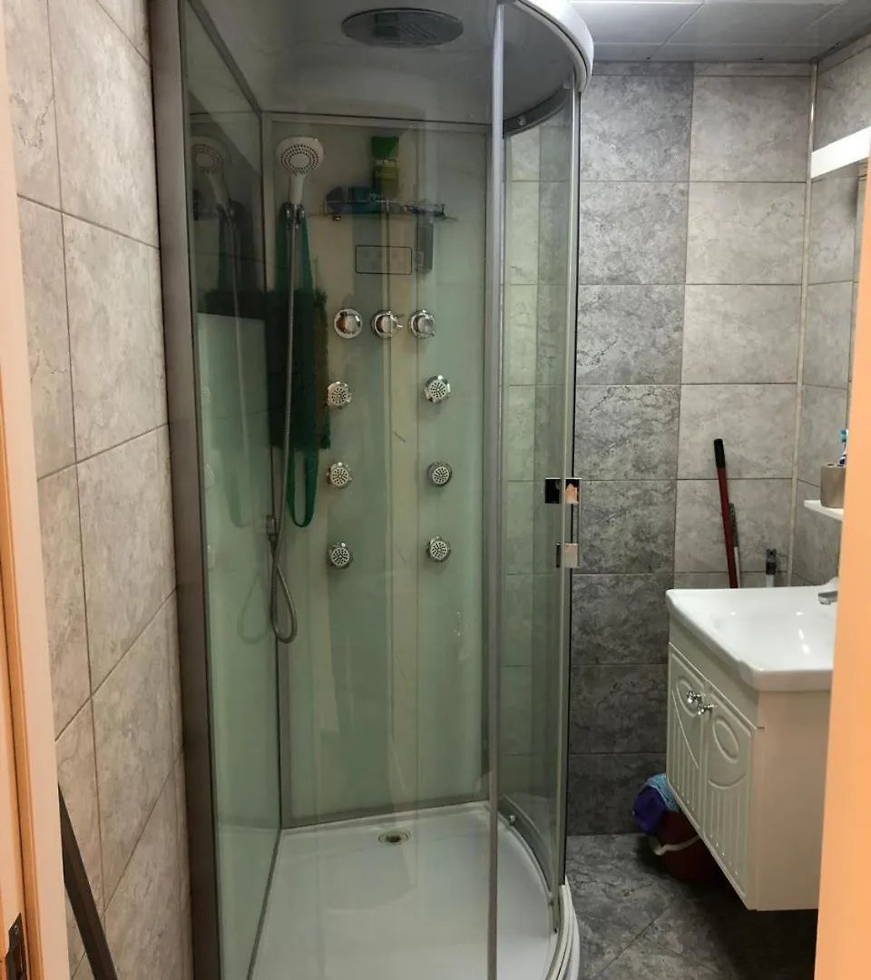 Izmir Street Apartment, Near Hyatt Regency Baku