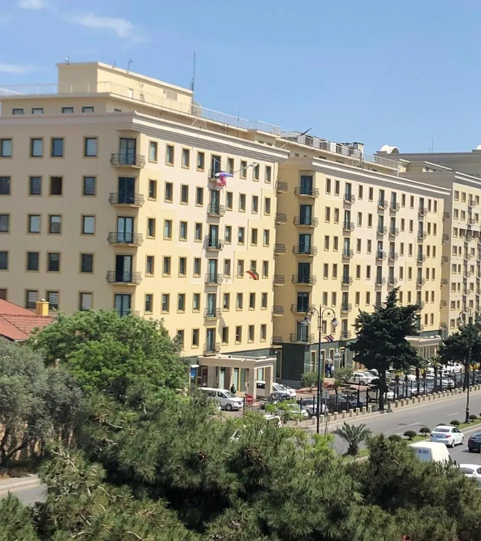 Izmir Street Apartment, Near Hyatt Regency Baku